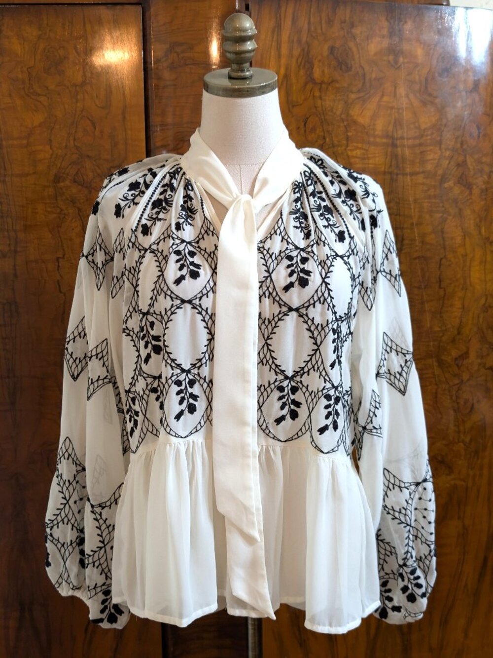 Anthropologie Coquette Embroidered Tie Neck Blouse XS White Cottagecore Peplum